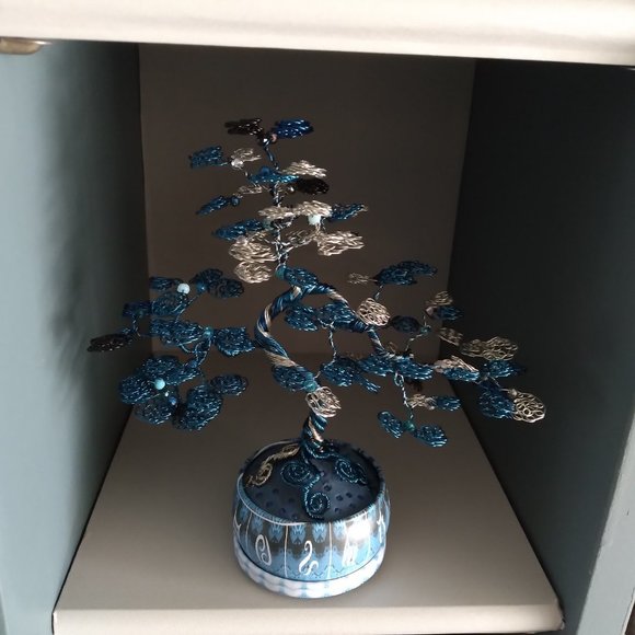 Blue, Silver, White & Black Bonsai Wire Tree (Tree of Life, Joshua Tree) - Picture 11 of 14